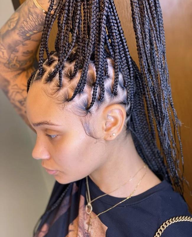 Elegant knotless braids