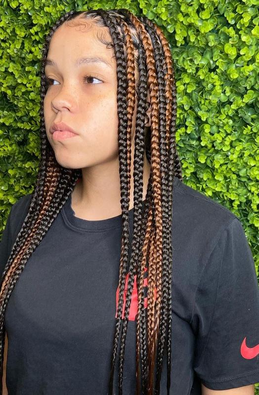 Stylish and neat knotless braids