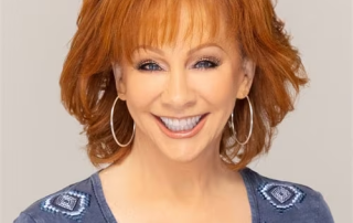 Does Reba McEntire Wear a Wig